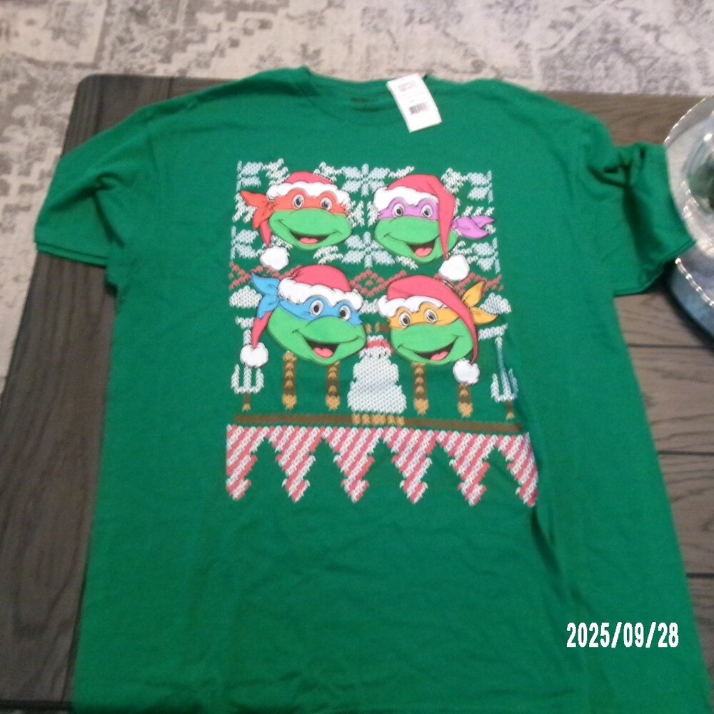 NEW Green Teenage Mutant Ninja Turtles Short Sleeve CHRISTMAS T SHIRT LARGE